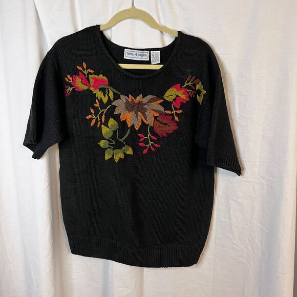 Norton McNaughton vintage short sleeve black sweater leaf embroidery Size Medium - Picture 2 of 6